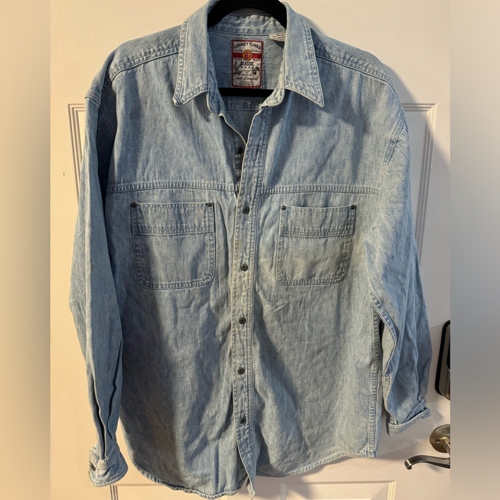 Vintage 90s Looney Tunes Merrie Melodies Embroidered Denim Cotton ButtonUp Shirt - Picture 11 of 15